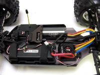HIMOTO MegaE8MTLr Радиоуправляемый монстр Himoto Raider Brushless 2.4GHz с бесколлекторным двигателем (красный)