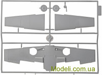 ICM 48803 Сборная модель истребителя Bf-109F-2 с немецкими летчиками и наземным персоналом