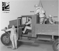 RM3551 On the way' WWII Red Army, 2 figures