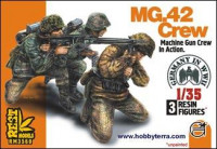 RM3560 German MG42 crew in action, 3 figures