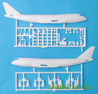 Revell 04210 Сборная модель-копия пассажирского самолета Boeing 747 "Air Canada"