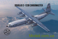 Военно-транспортный самолет Douglas C-133B Cargomaster