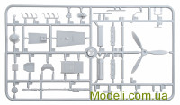 ARK Models 48002 Радянський винищувач Як-9ДД - збірна модель літака 