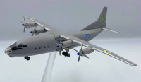 Військово-транспортний літак Ан-12 ВПС "України" борт "77"