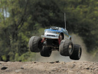 Kyosho GP MT-4WD r / s GIGA CRUSHER SF w/GXR28 на шасі GCRS