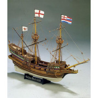 Модель корабля з дерева Golden Hind (Золота лань) 