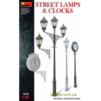 Вуличні ліхтарні стовпи з вуличними годинами