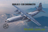 Військово-транспортний літак Douglas C-133B Cargomaster
